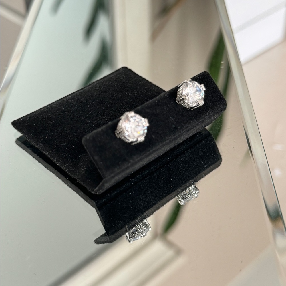 Solitair Sterling Silver Earrings - Picture 2 of 7